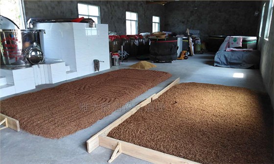 2018年被問到多的9個釀酒問題，讓大型釀酒設(shè)備廠家?guī)湍謇?05-高粱釀酒糖化