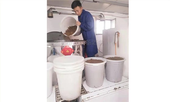 2590后釀酒小白用釀酒蒸餾設(shè)備做酒1年，散酒50元斤，生意火爆！蒸酒2