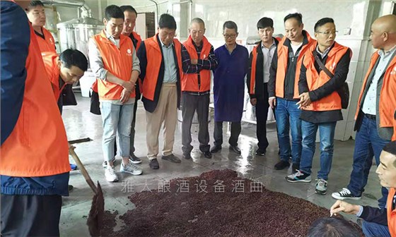 理論與實操相結合方式傳授釀酒技術