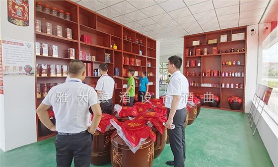小酒坊燒酒設(shè)備的純糧酒賣不過瓶裝勾兌酒？該放下你的偏見了！ 7