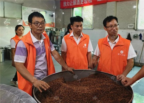 在家吹空調(diào)不香嗎，他們?yōu)槭裁疵爸崾顏?lái)雅大考察？ 11