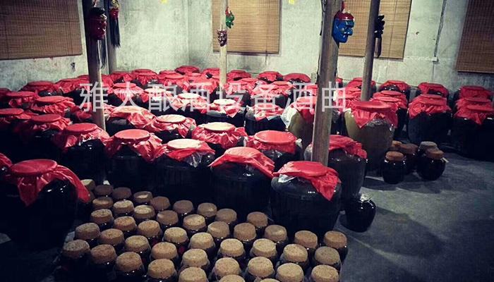 備戰(zhàn)2018春節(jié)白酒銷售旺季，怎么少得了純糧定制酒