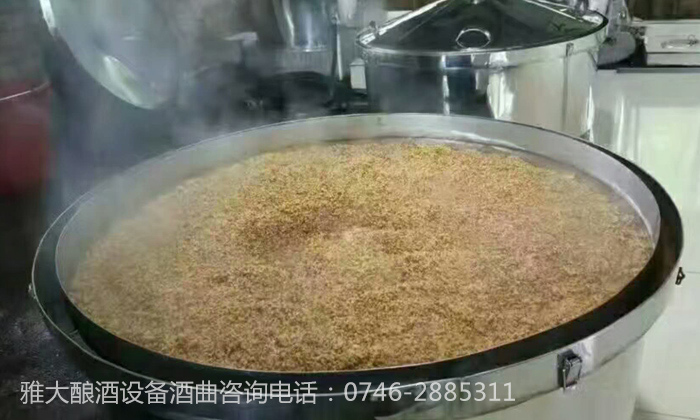 熟料釀酒設(shè)備｜小麥固態(tài)酒釀酒工藝流程&mdash;&mdash;初蒸