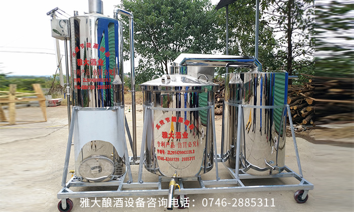 小型酒廠釀酒設(shè)備上門蒸酒現(xiàn)場：02