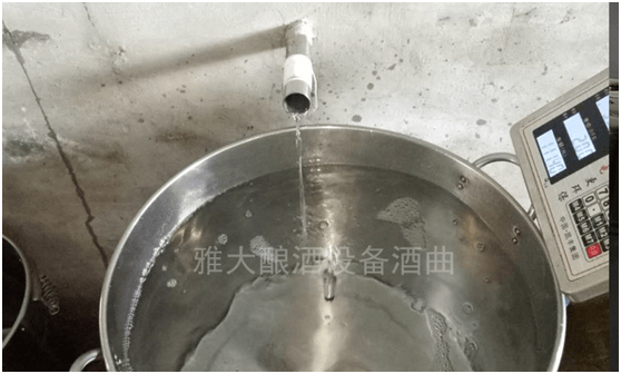 白酒釀造設(shè)備做的白酒降度過程中，您遇到這8大疑惑了嗎？2
