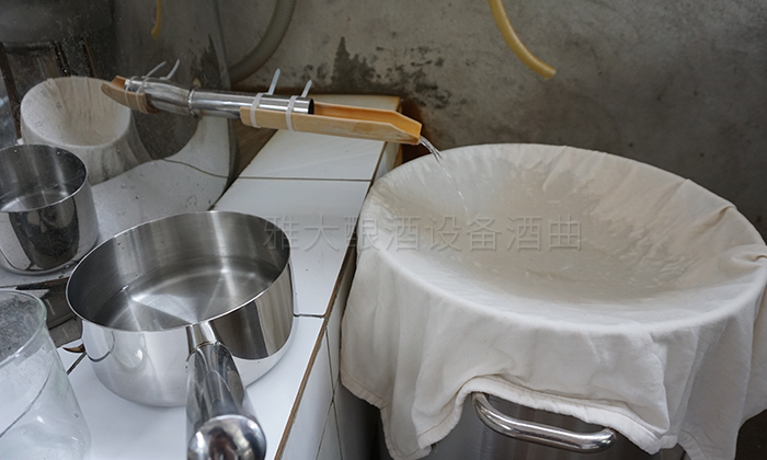 傳統(tǒng)釀酒設(shè)備釀酒小妙招：黃酒為什么變酸，怎么防止變酸？-04