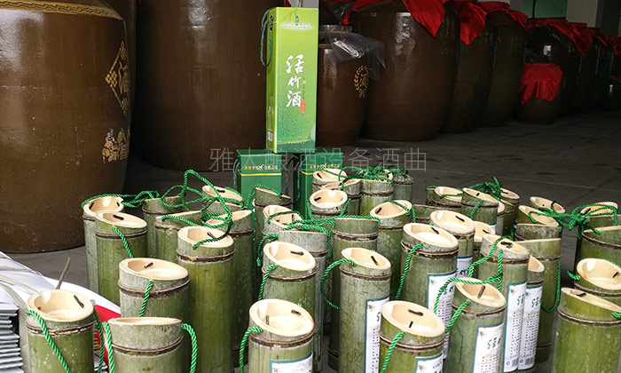 喝過(guò)竹筒酒，可你知道大型釀酒設(shè)備做的酒是怎么裝進(jìn)竹子里的？-05