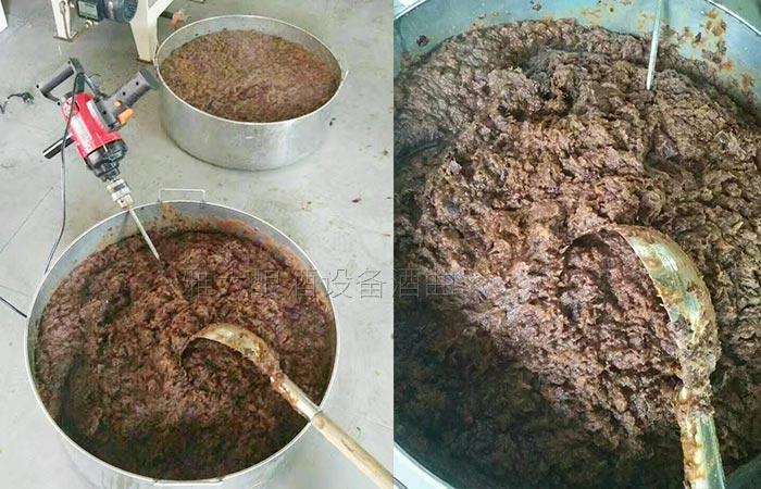 紅棗酒怎么做？用小型酒廠釀酒設(shè)備制作紅棗酒方法-03-紅棗酒釀酒-粉碎