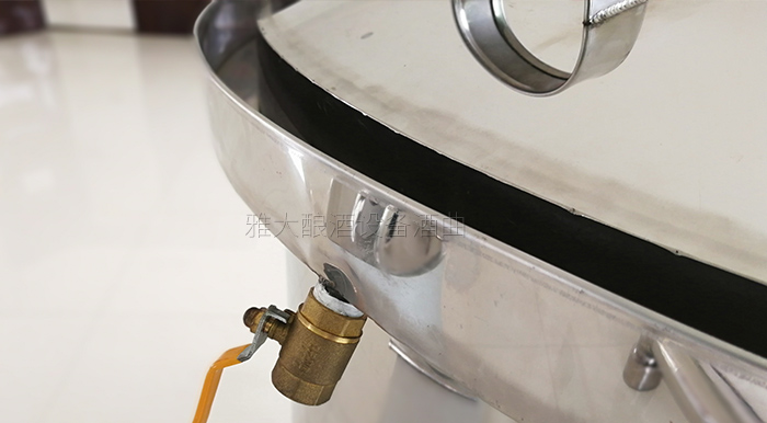 用多功能釀酒設(shè)備蒸酒時(shí)，水密封糟溢糟怎么辦？-04-密封洗水槽