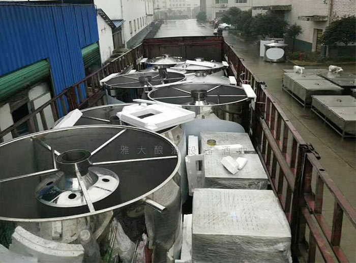 從事白酒行業(yè)10年的李總，為何要一次選購5套雅大大型釀酒設備？-01