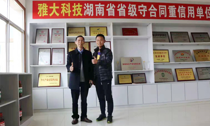 2590后釀酒小白用釀酒蒸餾設(shè)備做酒1年，散酒50元斤，生意火爆！1