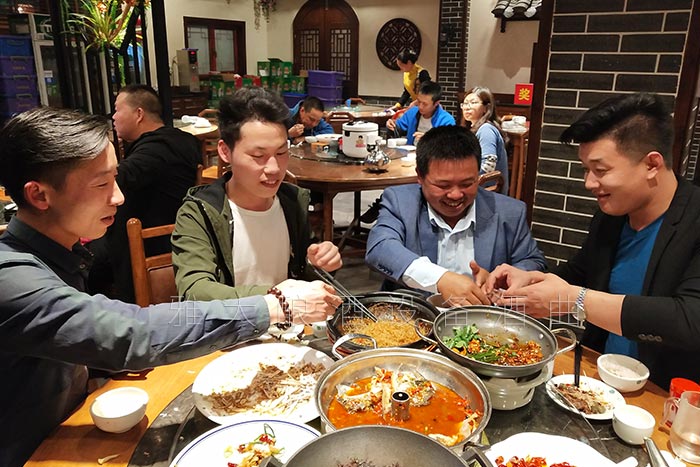 95后，小曾做事果斷，敢闖敢拼