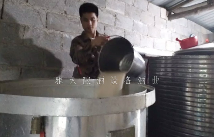 8.25-兵哥哥用雅大制酒設(shè)備釀出湄江招牌旅游產(chǎn)品，月凈賺3萬5