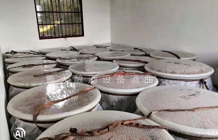 &ldquo;蒸酒磨豆腐，不敢逞師傅&rdquo; 用釀酒機(jī)器做酒40年的老師傅這樣說 1