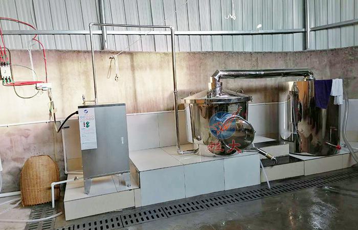 &ldquo;蒸酒磨豆腐，不敢逞師傅&rdquo; 用釀酒機(jī)器做酒40年的老師傅這樣說 5