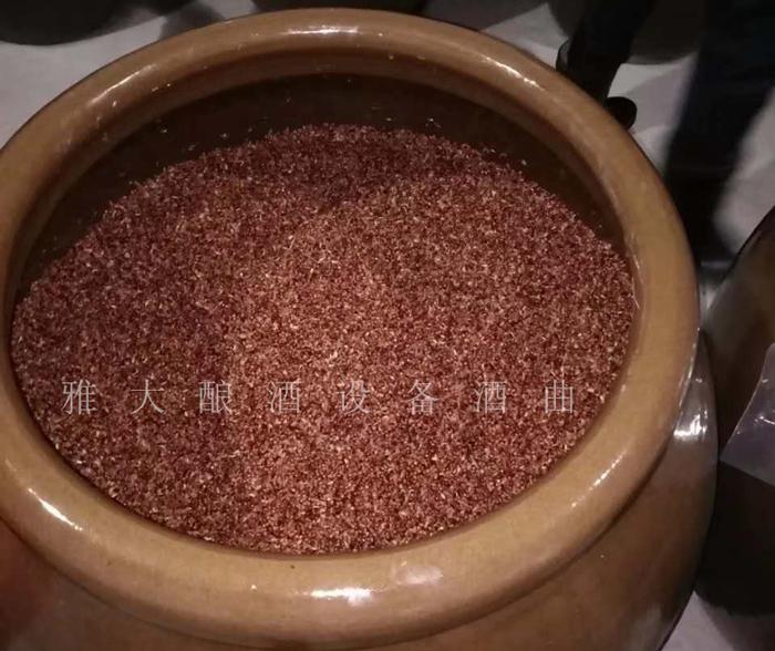 用蒸餾釀酒設(shè)備做固態(tài)高粱酒要加稻殼嗎，兩者口感有什么不同？ 3