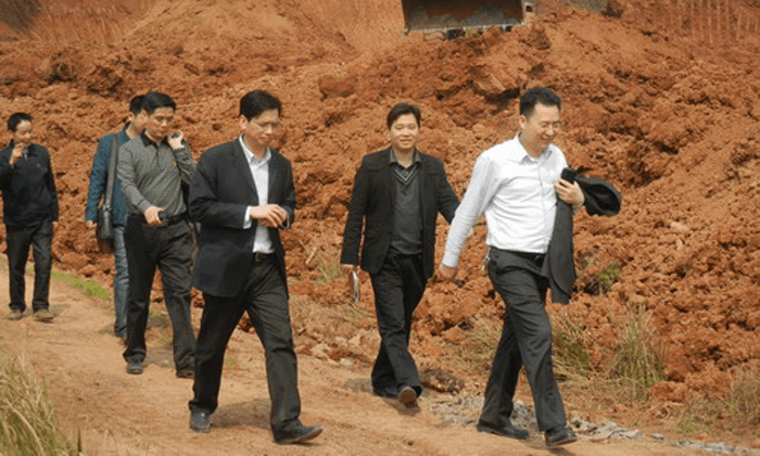 相關領導走訪金橋鎮(zhèn)，了解情況