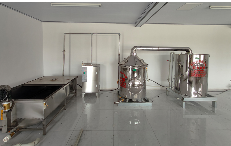 雅大釀酒設(shè)備廠家合作客戶新疆葉河源紅棗酒 3
